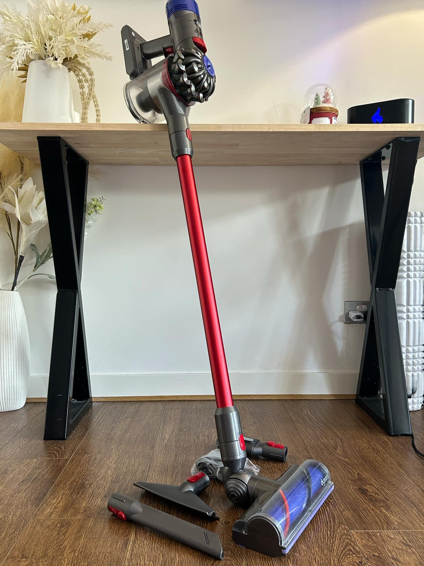 Genuine Refurbished Dyson V8 Vacuum full set Animal +